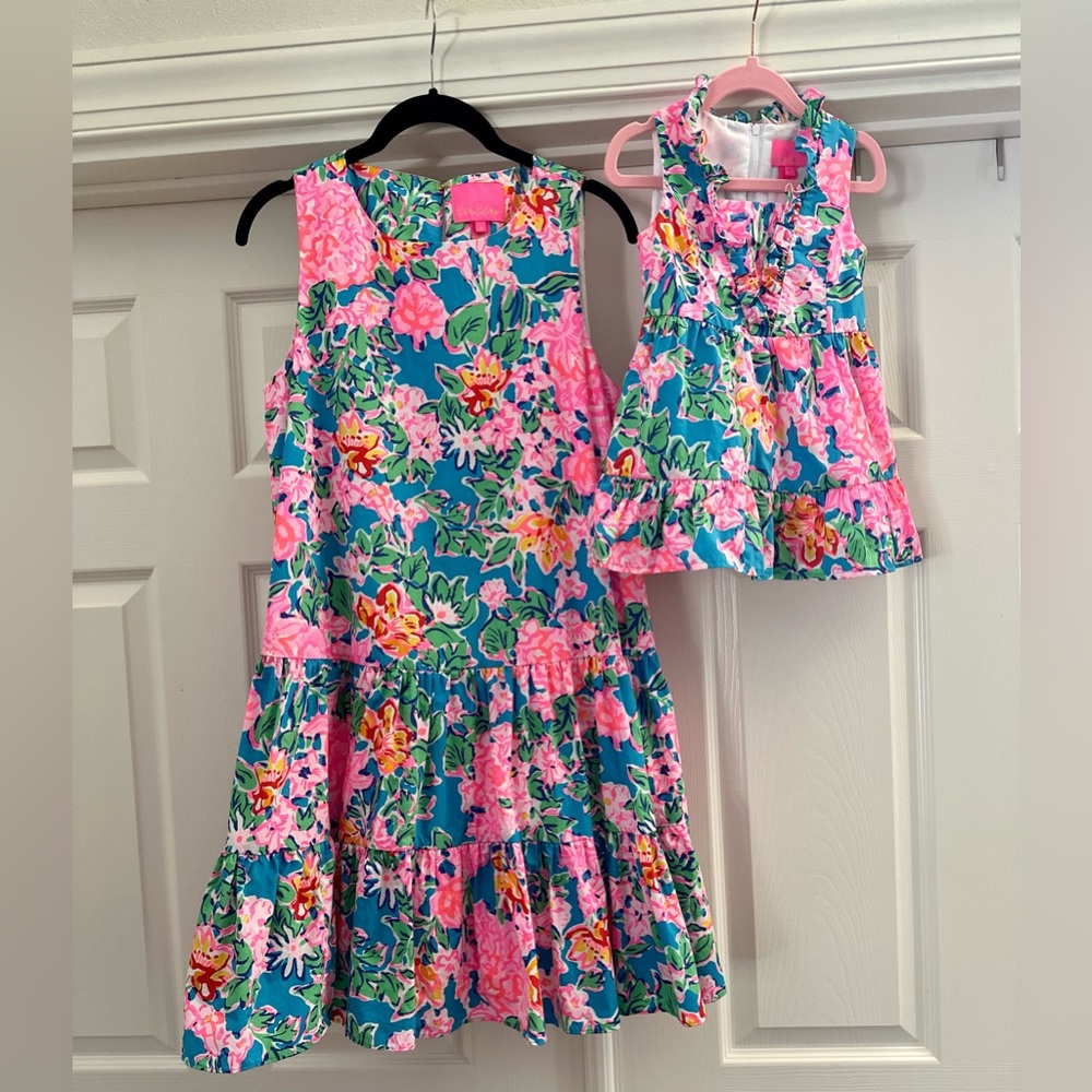 Lilly Pulitzer Mom (S) and mini (2) match in Rose To The Occasion